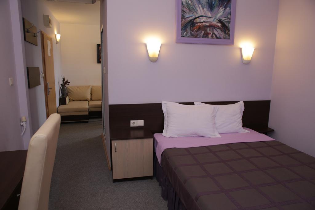 Family Hotel Avramov Vidin Exterior foto
